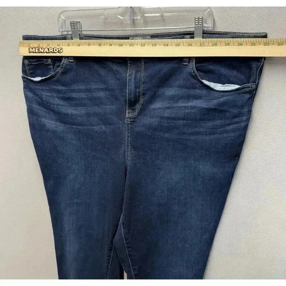Torrid Feel The Fit Women's Jeans Sz 24R High Rise Luxe Super Skinny Super Soft - Picture 3 of 9